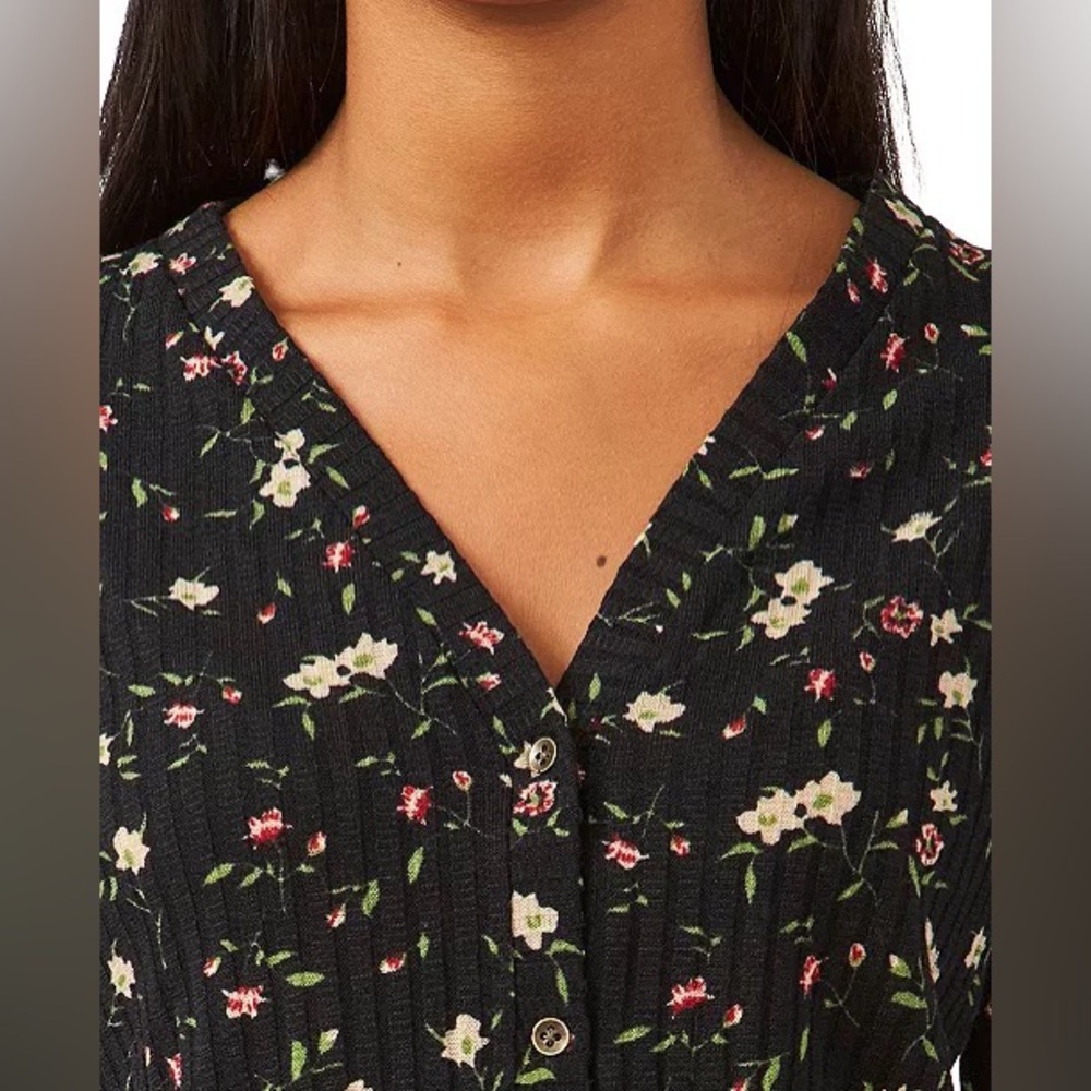 RILEY & RAE
Elody Floral-Print Cardigan